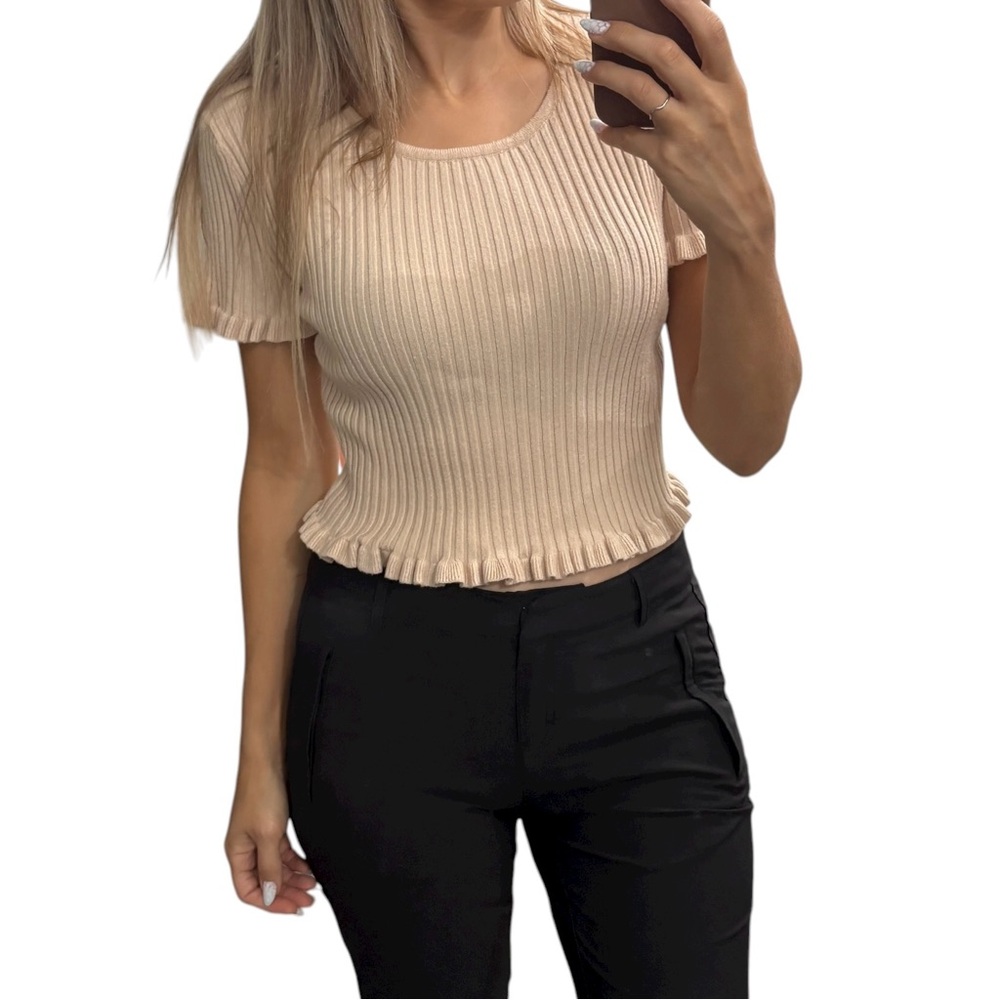 GILLI Ruffled Beige Ribbed Top size Small - Picture 3 of 10